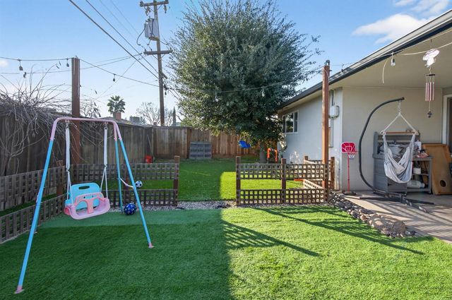 709 E Scott Avenue, Fresno, CA 93710