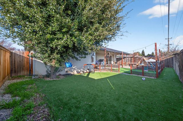 709 E Scott Avenue, Fresno, CA 93710