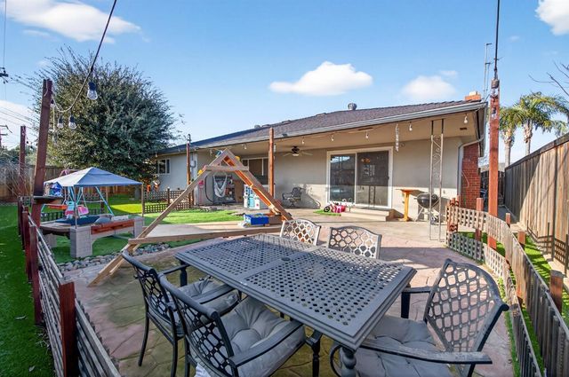 709 E Scott Avenue, Fresno, CA 93710