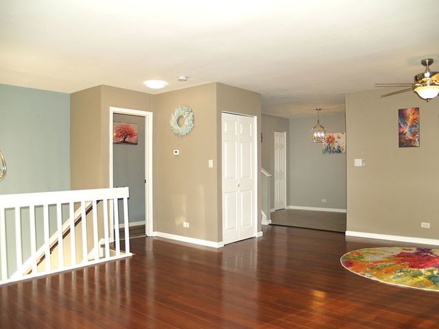 381 Park Ridge Lane B, Aurora, IL 60504