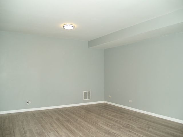 381 Park Ridge Lane B, Aurora, IL 60504