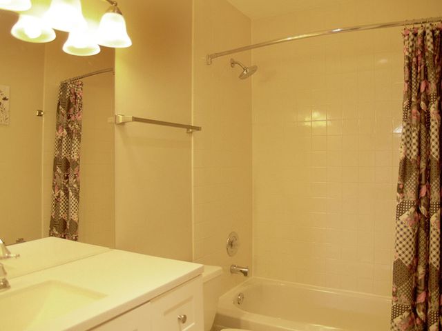 381 Park Ridge Lane B, Aurora, IL 60504