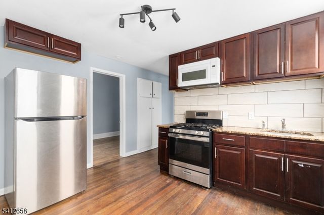 152 South Park 2, Elizabeth City, NJ 07206