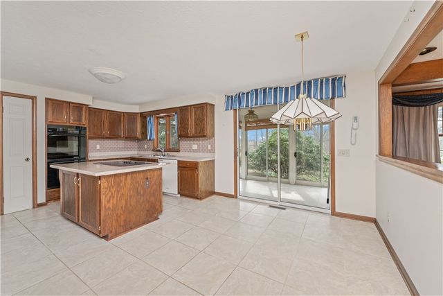 7 Whittlers Ridge, Perinton, NY 14534