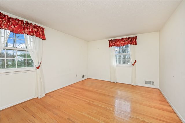 7 Whittlers Ridge, Perinton, NY 14534