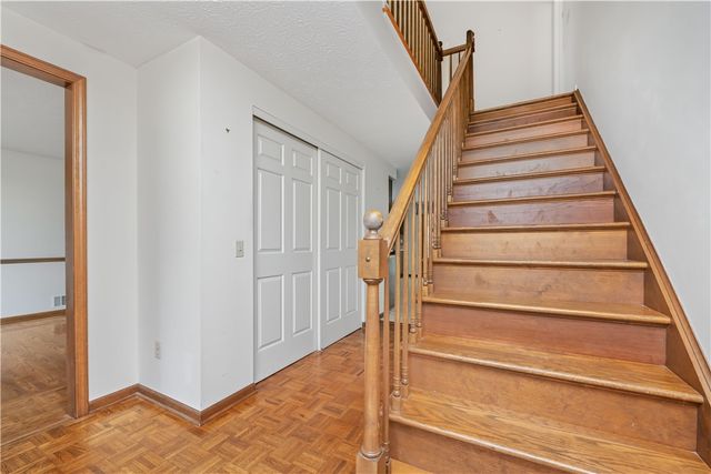7 Whittlers Ridge, Perinton, NY 14534