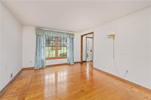 7 Whittlers Ridge, Perinton, NY 14534