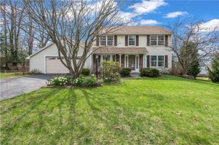 7 Whittlers Ridge, Perinton, NY 14534