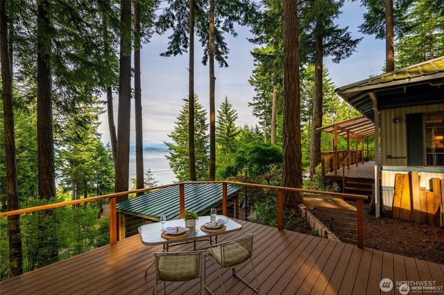 1059 Island Drive, Lummi Island, WA 98262
