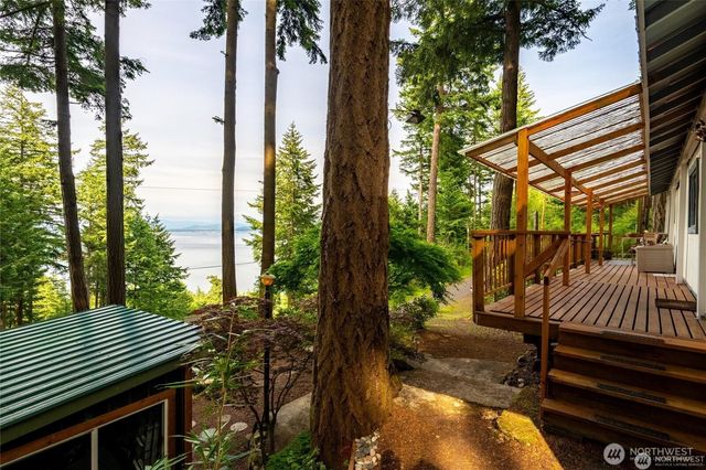 1059 Island Drive, Lummi Island, WA 98262