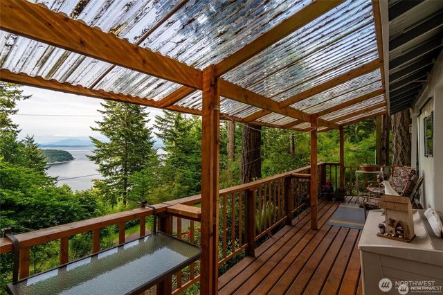 1059 Island Drive, Lummi Island, WA 98262