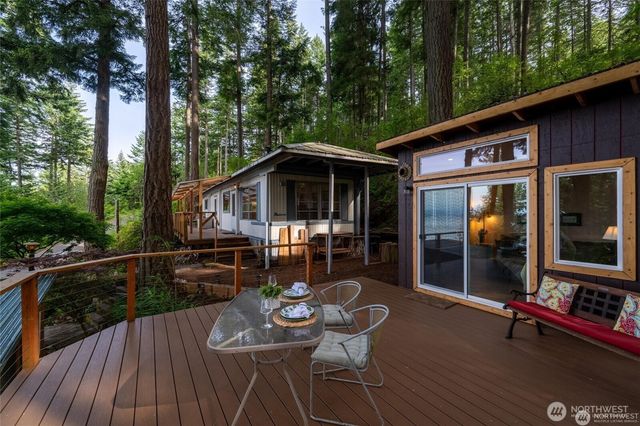 1059 Island Drive, Lummi Island, WA 98262