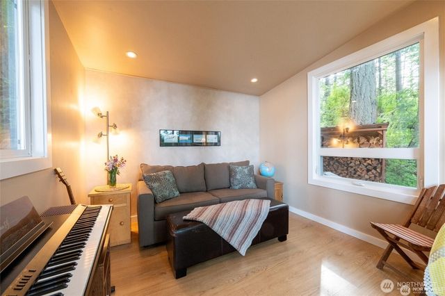 1059 Island Drive, Lummi Island, WA 98262