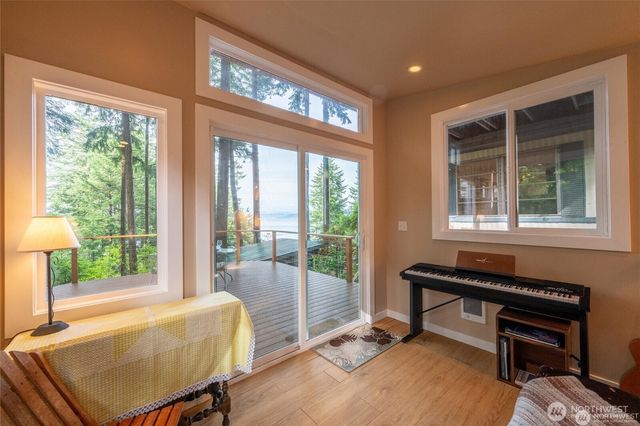 1059 Island Drive, Lummi Island, WA 98262