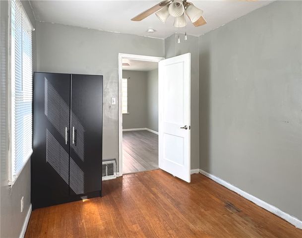 2116 Mcminn St, Aliquippa, PA 15001