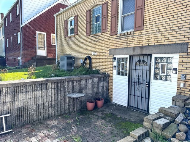 2116 Mcminn St, Aliquippa, PA 15001