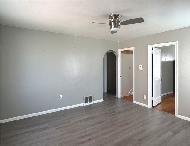 2116 Mcminn St, Aliquippa, PA 15001