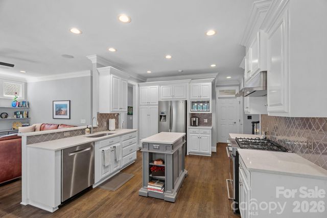 18525 Rollingdale Lane, Davidson, NC 28036