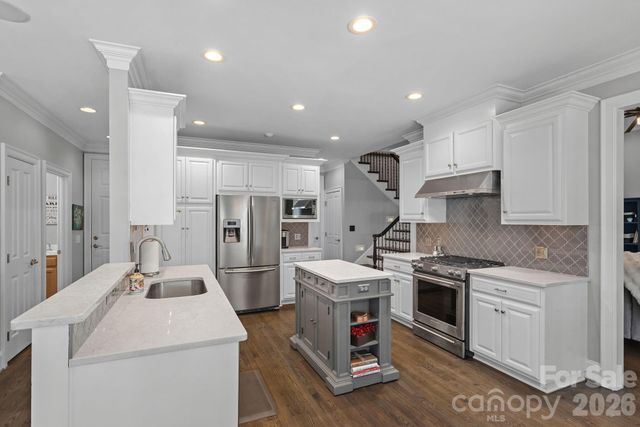 18525 Rollingdale Lane, Davidson, NC 28036