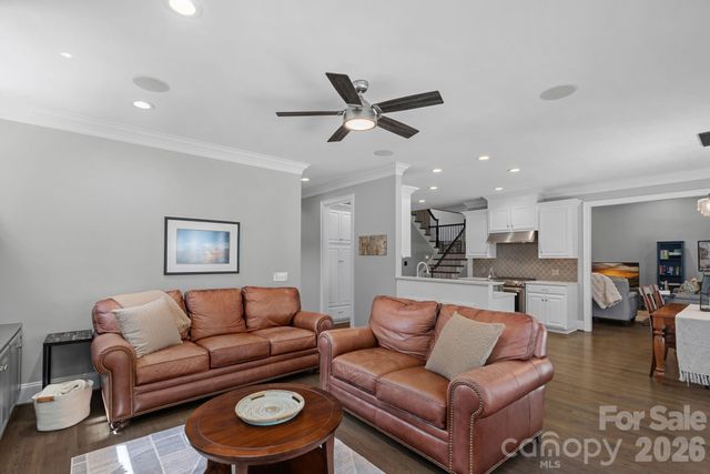 18525 Rollingdale Lane, Davidson, NC 28036