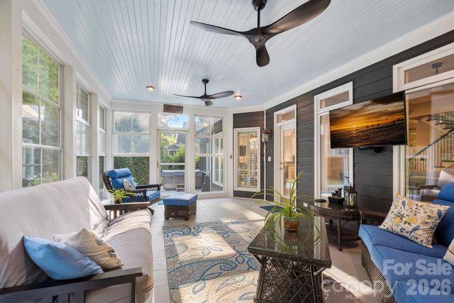 18525 Rollingdale Lane, Davidson, NC 28036