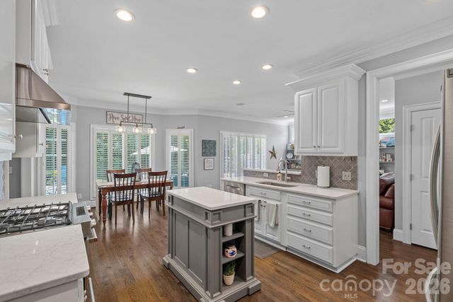 18525 Rollingdale Lane, Davidson, NC 28036