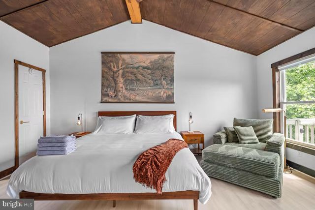 307 FOX RUN LN, Winchester, VA 22602