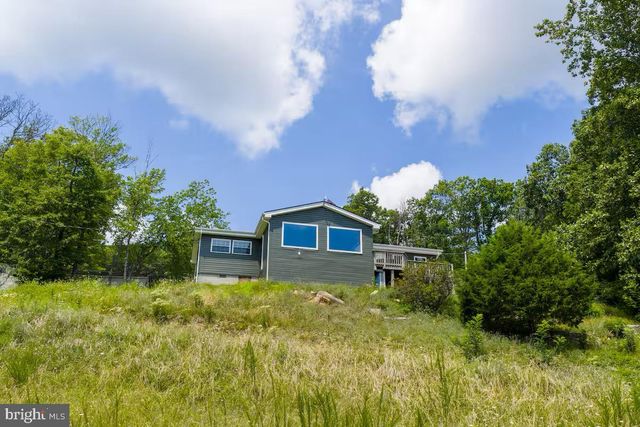 307 FOX RUN LN, Winchester, VA 22602