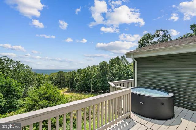 307 FOX RUN LN, Winchester, VA 22602