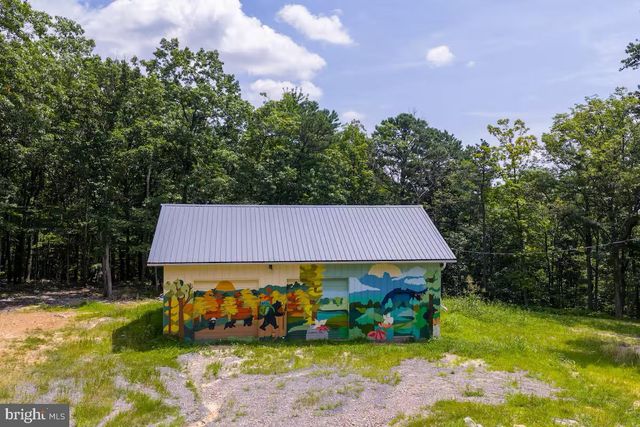 307 FOX RUN LN, Winchester, VA 22602