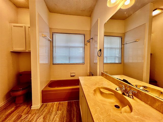 4800 W Lovers Lane 112, Dallas, TX 75209