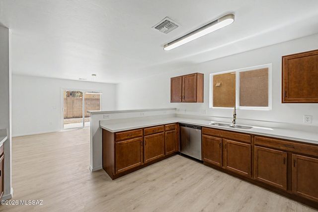 6989 S Red Maids Drive, Tucson, AZ 85756