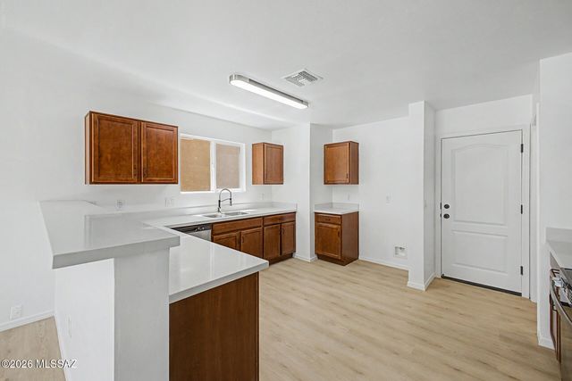6989 S Red Maids Drive, Tucson, AZ 85756