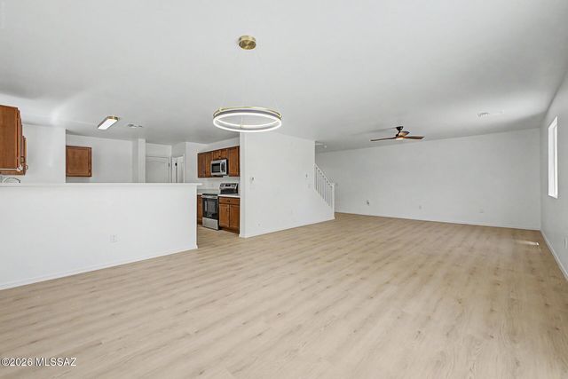 6989 S Red Maids Drive, Tucson, AZ 85756