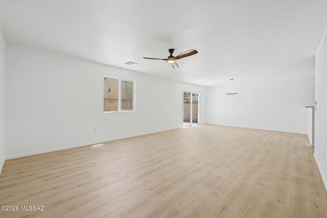 6989 S Red Maids Drive, Tucson, AZ 85756