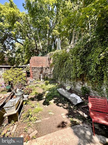 3315 ARNOLD ST, Philadelphia, PA 19129