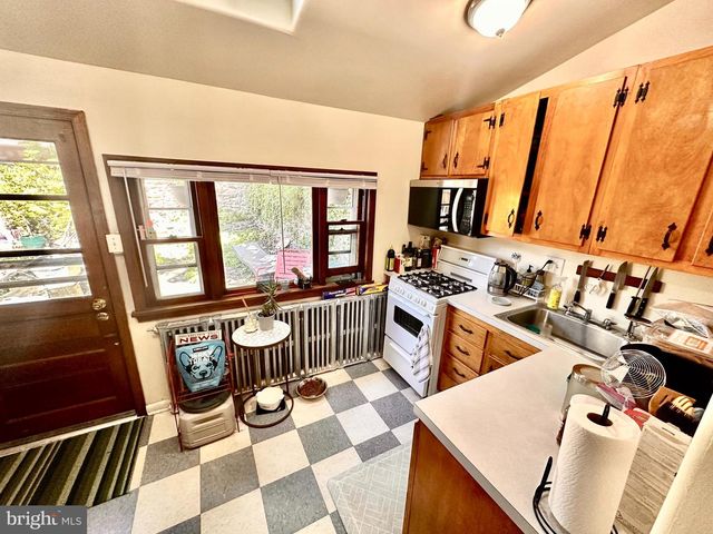 3315 ARNOLD ST, Philadelphia, PA 19129