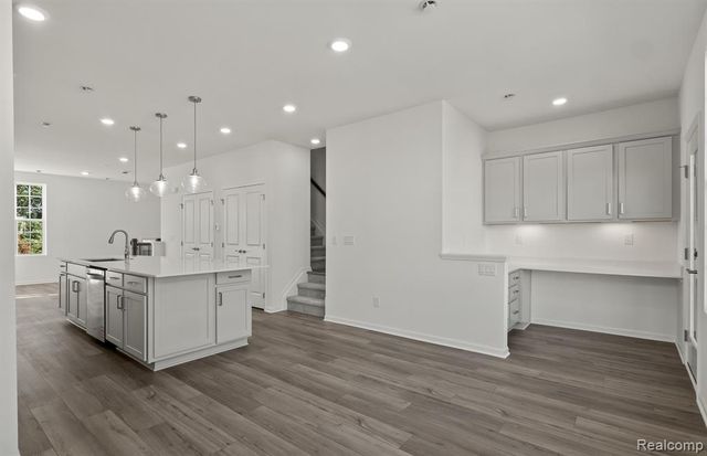333 N Sydney Court, Plymouth, MI 48170