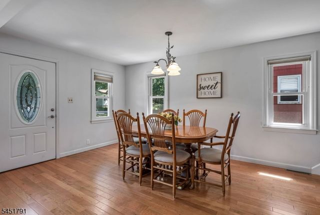 19 Edgewood Rd, Ringwood Boro, NJ 07456