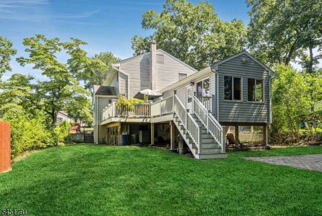 19 Edgewood Rd, Ringwood Boro, NJ 07456