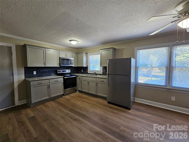 718 E Maple Avenue C, Gastonia, NC 28054