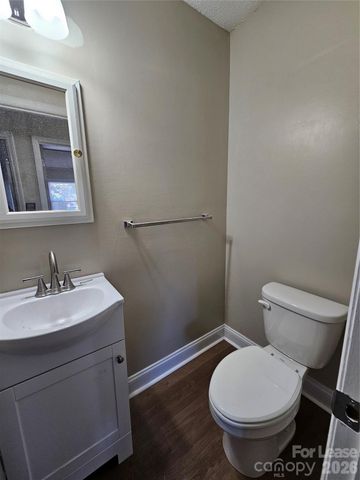 718 E Maple Avenue C, Gastonia, NC 28054