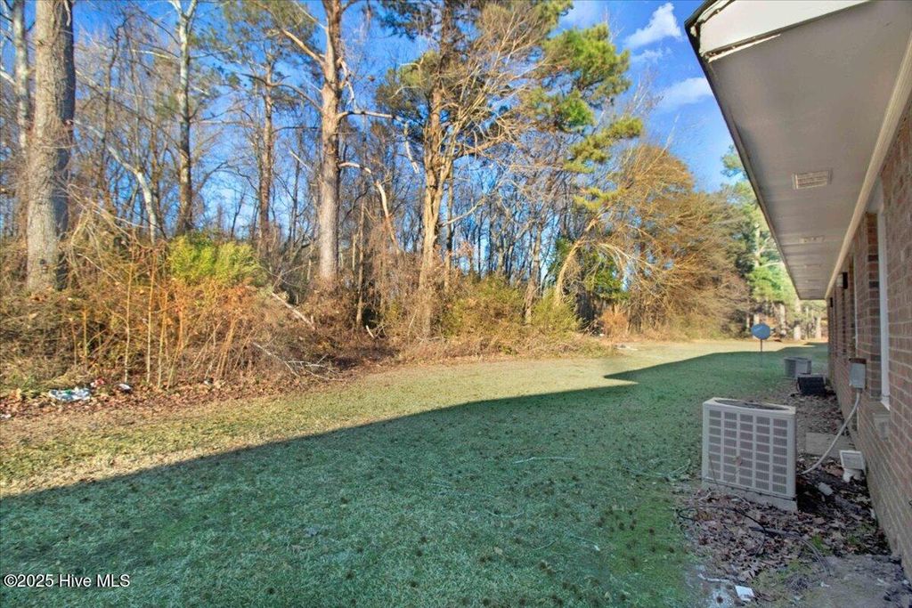 1702 Snowden Drive SE, Wilson, NC 27893