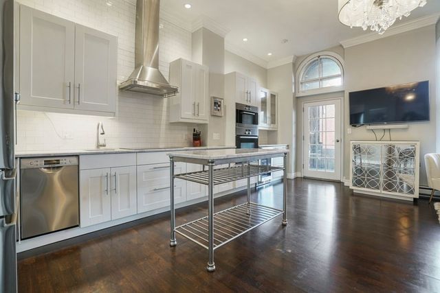 100 Captains Row 301, Chelsea, MA 02150