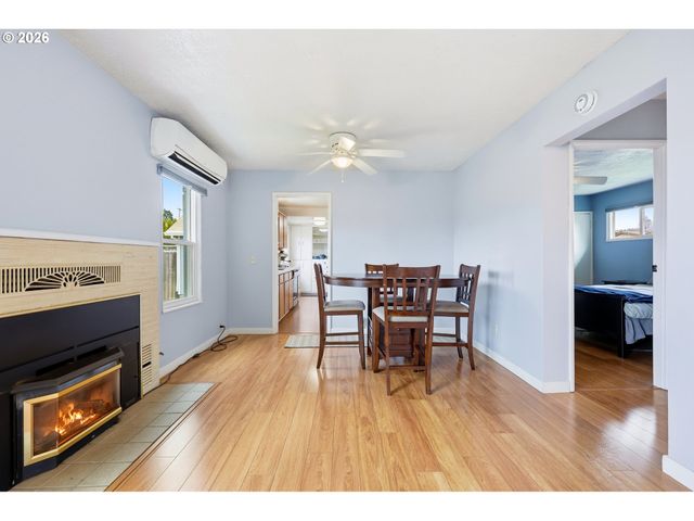 896 5th St, Lafayette, OR 97127