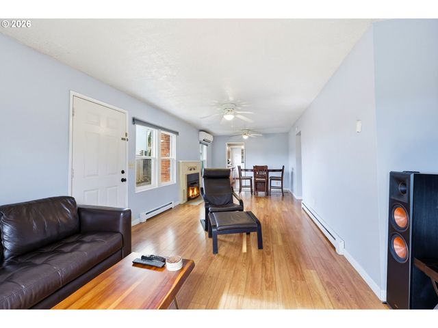 896 5th St, Lafayette, OR 97127