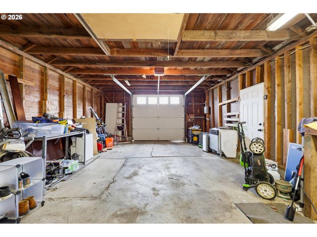 896 5th St, Lafayette, OR 97127