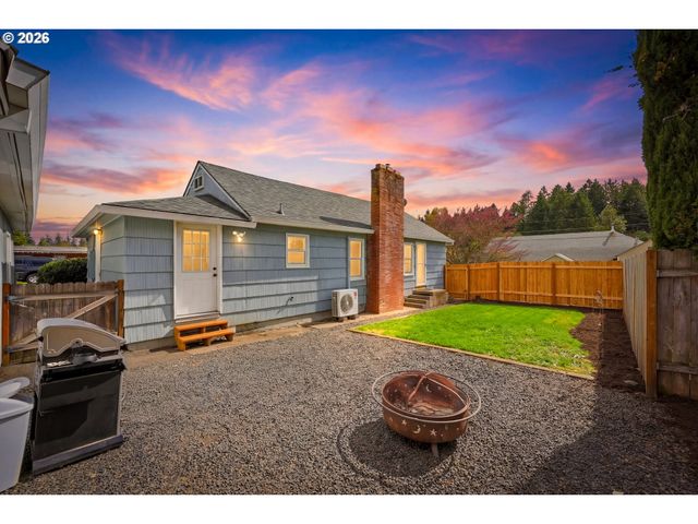 896 5th St, Lafayette, OR 97127