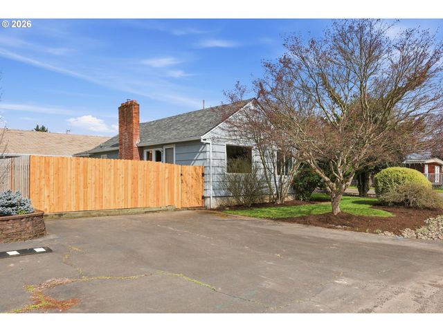 896 5th St, Lafayette, OR 97127