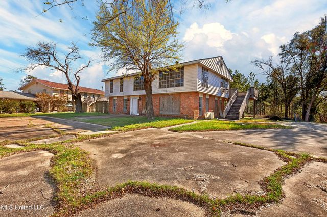 10149 River Drive, Bay Saint Louis, MS 39520